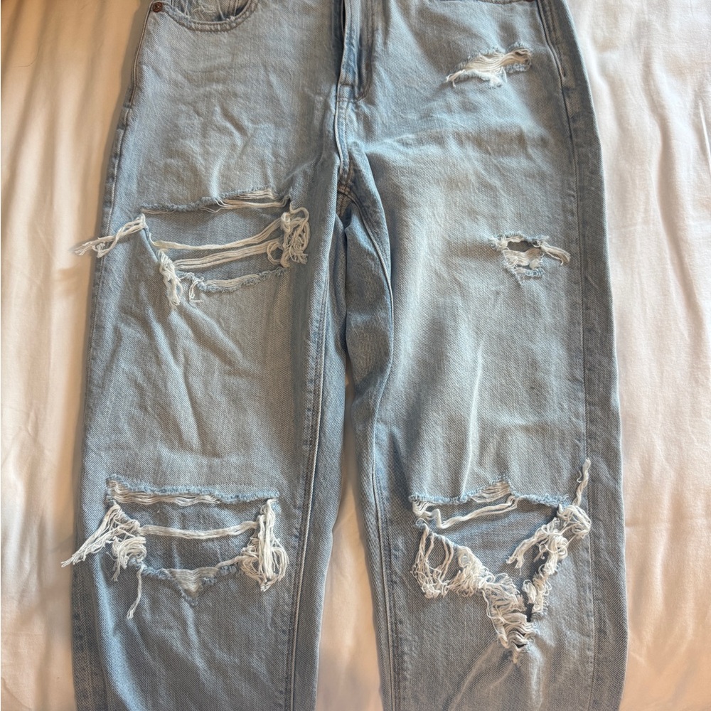 American Eagle Outfitters Light Blue Distressed Boyfriend Jeans
